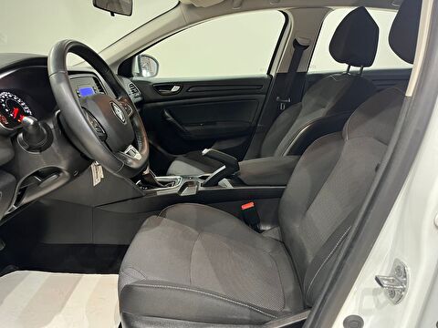 2022 Benzin Otomatik Renault Megane Beyaz Gürel Tasarım Aksesuar Otomotiv San. Tic. Ltd. Şti.