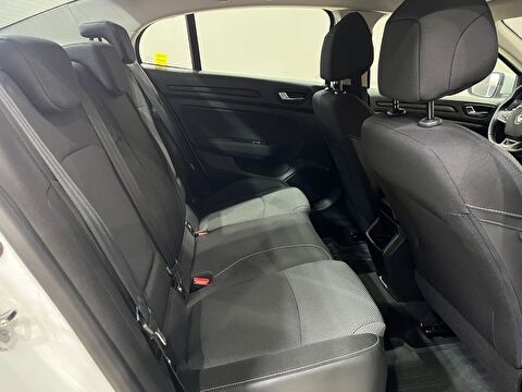 2022 Benzin Otomatik Renault Megane Beyaz Gürel Tasarım Aksesuar Otomotiv San. Tic. Ltd. Şti.