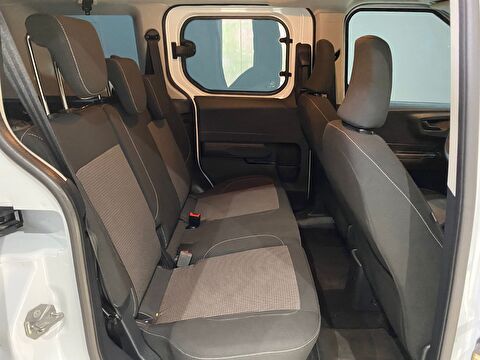 2024 Dizel Manuel Ford Tourneo Courier Beyaz Gürel Tasarım Aksesuar Otomotiv San. Tic. Ltd. Şti.