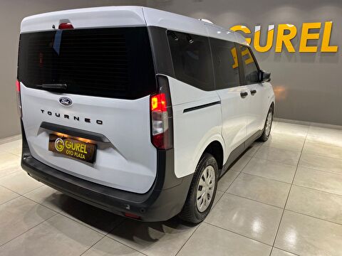 2024 Dizel Manuel Ford Tourneo Courier Beyaz Gürel Tasarım Aksesuar Otomotiv San. Tic. Ltd. Şti.