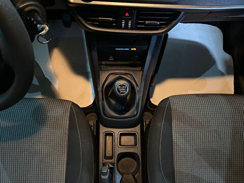 2024 Dizel Manuel Ford Tourneo Courier Beyaz Gürel Tasarım Aksesuar Otomotiv San. Tic. Ltd. Şti.