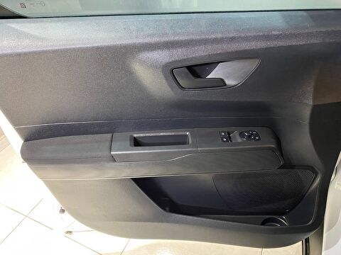 2024 Dizel Manuel Ford Tourneo Courier Beyaz Gürel Tasarım Aksesuar Otomotiv San. Tic. Ltd. Şti.