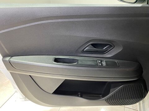 2022 Benzin Otomatik Renault Taliant Beyaz Gürel Tasarım Aksesuar Otomotiv San. Tic. Ltd. Şti.