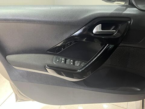 2015 Benzin Otomatik Peugeot 208 Gri Gürel Tasarım Aksesuar Otomotiv San. Tic. Ltd. Şti.