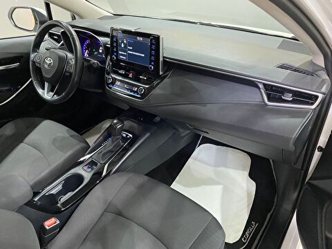 2022 Hybrid Otomatik Toyota Corolla Beyaz Gürel Tasarım Aksesuar Otomotiv San. Tic. Ltd. Şti.