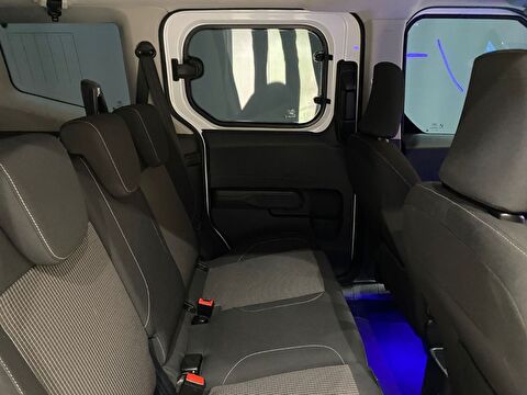 2024 Dizel Manuel Ford Tourneo Courier Beyaz Gürel Tasarım Aksesuar Otomotiv San. Tic. Ltd. Şti.
