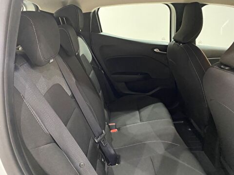 2026 Benzin Otomatik Renault Clio Beyaz Gürel Tasarım Aksesuar Otomotiv San. Tic. Ltd. Şti.
