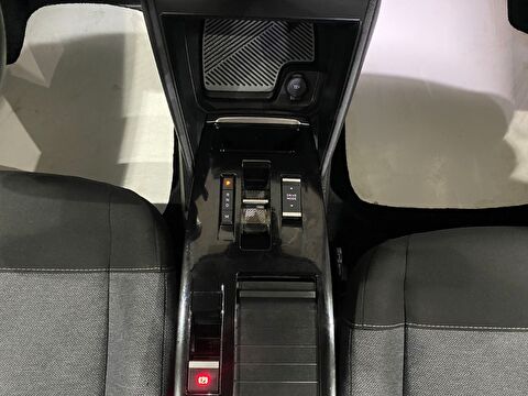 2023 Benzin Otomatik Citroen C4 X Beyaz Gürel Tasarım Aksesuar Otomotiv San. Tic. Ltd. Şti.