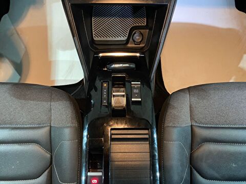 2023 Benzin Otomatik Citroen C4 X Gümüş Gri Gürel Tasarım Aksesuar Otomotiv San. Tic. Ltd. Şti.