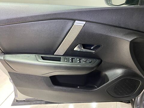 2023 Benzin Otomatik Citroen C4 X Gümüş Gri Gürel Tasarım Aksesuar Otomotiv San. Tic. Ltd. Şti.