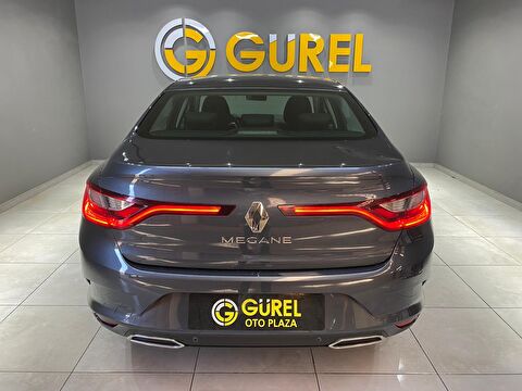 TaksitliOto.Net | 2.El Renault Megane Sedan 1.3 TCe Joy EDC | Otomatik & Benzin | Gri | İzmir.2el 2022 Benzin Otomatik Renault Megane Gri Gürel Tasarım Aksesuar Otomotiv San. Tic. Ltd. Şti.
