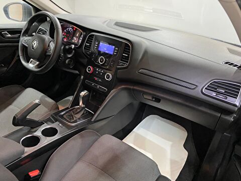 TaksitliOto.Net | 2.El Renault Megane Sedan 1.3 TCe Joy EDC | Otomatik & Benzin | Gri | İzmir.2el 2022 Benzin Otomatik Renault Megane Gri Gürel Tasarım Aksesuar Otomotiv San. Tic. Ltd. Şti.