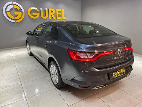 TaksitliOto.Net | 2.El Renault Megane Sedan 1.3 TCe Joy EDC | Otomatik & Benzin | Gri | İzmir.2el 2022 Benzin Otomatik Renault Megane Gri Gürel Tasarım Aksesuar Otomotiv San. Tic. Ltd. Şti.