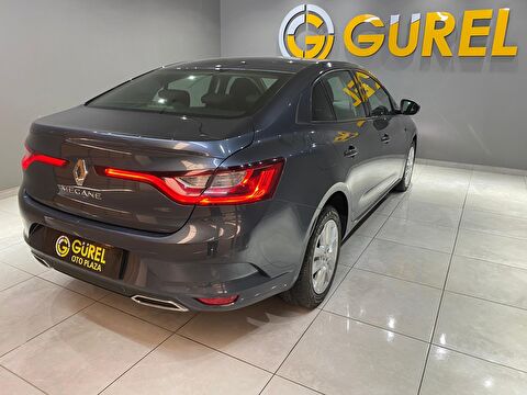 TaksitliOto.Net | 2.El Renault Megane Sedan 1.3 TCe Joy EDC | Otomatik & Benzin | Gri | İzmir.2el 2022 Benzin Otomatik Renault Megane Gri Gürel Tasarım Aksesuar Otomotiv San. Tic. Ltd. Şti.