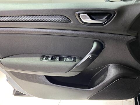 TaksitliOto.Net | 2.El Renault Megane Sedan 1.3 TCe Joy EDC | Otomatik & Benzin | Gri | İzmir.2el 2022 Benzin Otomatik Renault Megane Gri Gürel Tasarım Aksesuar Otomotiv San. Tic. Ltd. Şti.