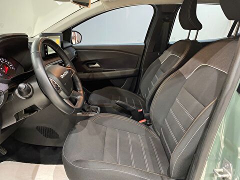 2023 Benzin Otomatik Dacia Sandero Yeşil Gürel Tasarım Aksesuar Otomotiv San. Tic. Ltd. Şti.