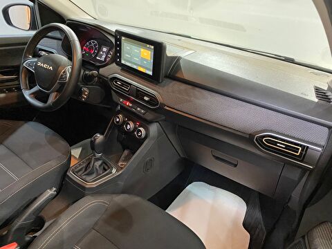 2023 Benzin Otomatik Dacia Sandero Yeşil Gürel Tasarım Aksesuar Otomotiv San. Tic. Ltd. Şti.