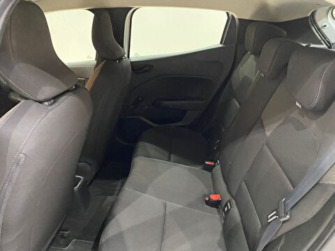 2023 Benzin Otomatik Renault Clio Beyaz Gürel Tasarım Aksesuar Otomotiv San. Tic. Ltd. Şti.