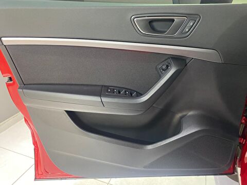 2023 Benzin Otomatik Seat Ateca Kırmızı Gürel Tasarım Aksesuar Otomotiv San. Tic. Ltd. Şti.