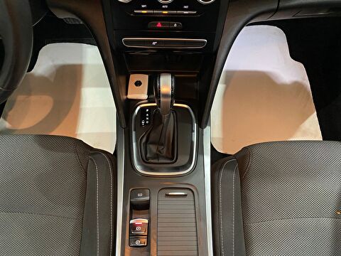 2023 Benzin Otomatik Renault Megane Beyaz Gürel Tasarım Aksesuar Otomotiv San. Tic. Ltd. Şti.