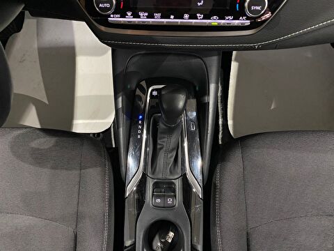 2024 Hybrid Otomatik Toyota Corolla Beyaz Gürel Tasarım Aksesuar Otomotiv San. Tic. Ltd. Şti.