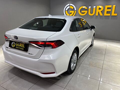 2024 Hybrid Otomatik Toyota Corolla Beyaz Gürel Tasarım Aksesuar Otomotiv San. Tic. Ltd. Şti.