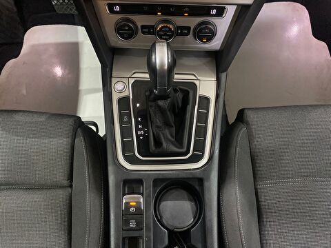 2018 Dizel Otomatik Volkswagen Passat Mavi Gürel Tasarım Aksesuar Otomotiv San. Tic. Ltd. Şti.