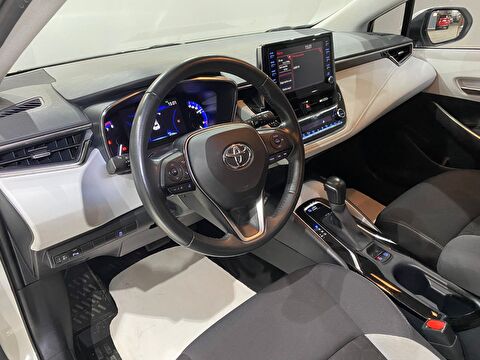 2021 Benzin Otomatik Toyota Corolla Beyaz Gürel Tasarım Aksesuar Otomotiv San. Tic. Ltd. Şti.