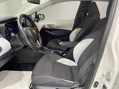 2021 Benzin Otomatik Toyota Corolla Beyaz Gürel Tasarım Aksesuar Otomotiv San. Tic. Ltd. Şti.