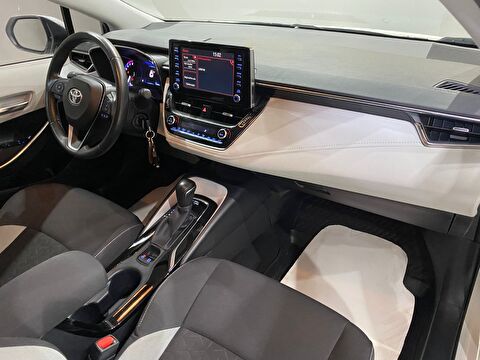 2021 Benzin Otomatik Toyota Corolla Beyaz Gürel Tasarım Aksesuar Otomotiv San. Tic. Ltd. Şti.