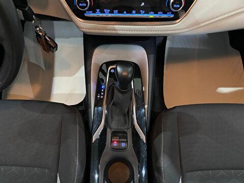 2021 Benzin Otomatik Toyota Corolla Beyaz Gürel Tasarım Aksesuar Otomotiv San. Tic. Ltd. Şti.