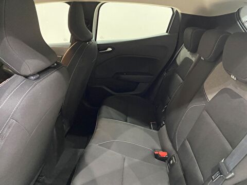 2026 Benzin Otomatik Renault Clio Beyaz Gürel Tasarım Aksesuar Otomotiv San. Tic. Ltd. Şti.