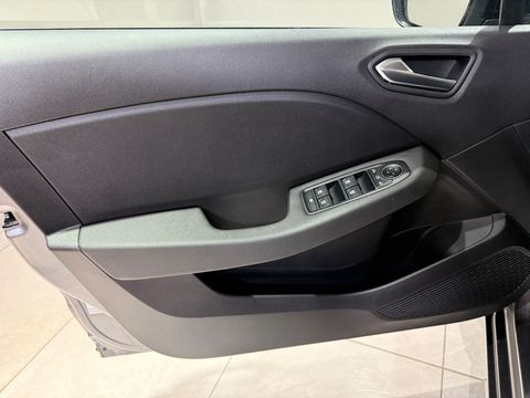 2025 Benzin Otomatik Renault Clio Gri Gürel Tasarım Aksesuar Otomotiv San. Tic. Ltd. Şti.