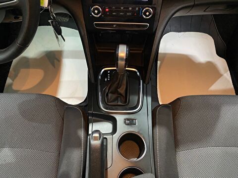 2022 Benzin Otomatik Renault Megane Beyaz Gürel Tasarım Aksesuar Otomotiv San. Tic. Ltd. Şti.