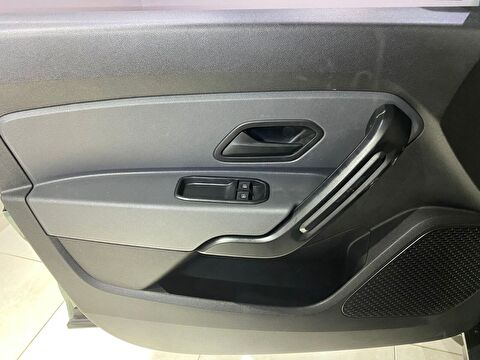 2023 Dizel Manuel Dacia Duster Yeşil Gürel Tasarım Aksesuar Otomotiv San. Tic. Ltd. Şti.