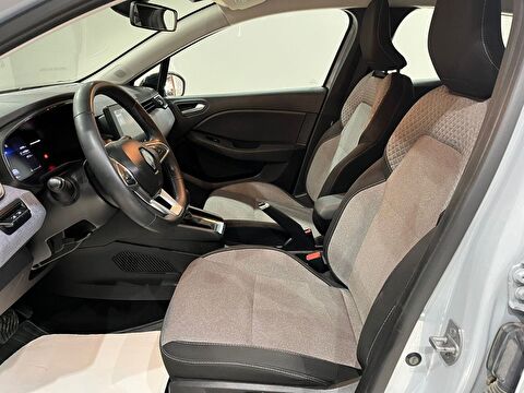 2023 Benzin Otomatik Renault Clio Gri Gürel Tasarım Aksesuar Otomotiv San. Tic. Ltd. Şti.