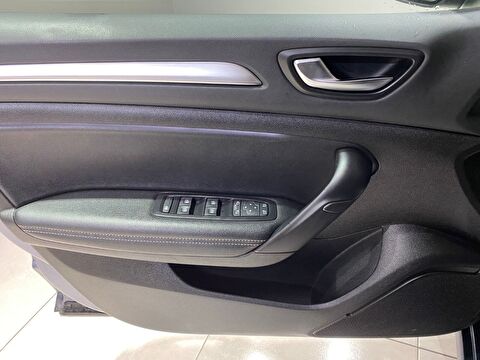 2024 Benzin Otomatik Renault Megane Gri Gürel Tasarım Aksesuar Otomotiv San. Tic. Ltd. Şti.