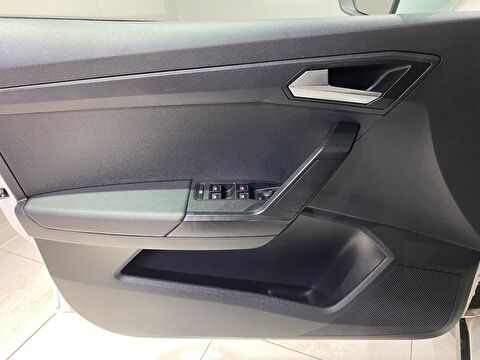 2024 Benzin Otomatik Seat Arona Beyaz Gürel Tasarım Aksesuar Otomotiv San. Tic. Ltd. Şti.