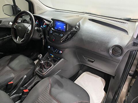 2022 Dizel Manuel Ford Tourneo Courier Gri Gürel Tasarım Aksesuar Otomotiv San. Tic. Ltd. Şti.