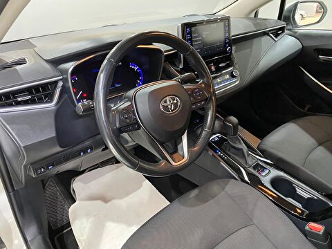 2022 Hybrid Otomatik Toyota Corolla Beyaz Gürel Tasarım Aksesuar Otomotiv San. Tic. Ltd. Şti.