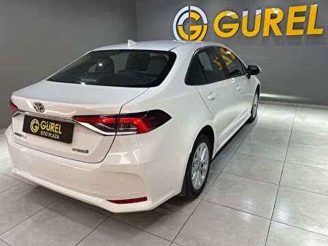 2022 Hybrid Otomatik Toyota Corolla Beyaz Gürel Tasarım Aksesuar Otomotiv San. Tic. Ltd. Şti.