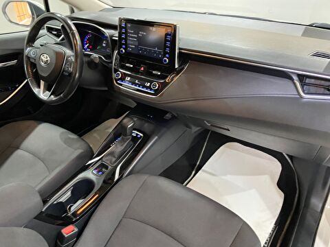2022 Hybrid Otomatik Toyota Corolla Beyaz Gürel Tasarım Aksesuar Otomotiv San. Tic. Ltd. Şti.