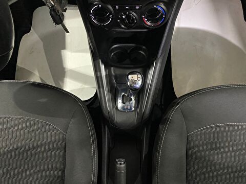 2017 Benzin Otomatik Peugeot 208 Beyaz Gürel Tasarım Aksesuar Otomotiv San. Tic. Ltd. Şti.