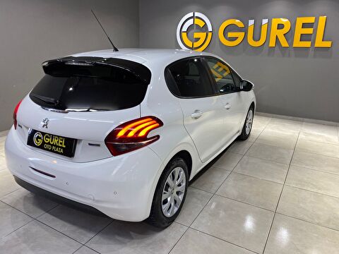 2017 Benzin Otomatik Peugeot 208 Beyaz Gürel Tasarım Aksesuar Otomotiv San. Tic. Ltd. Şti.