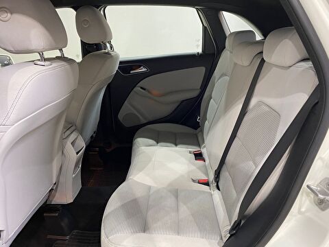 2016 Dizel Otomatik Mercedes-Benz B Beyaz Gürel Tasarım Aksesuar Otomotiv San. Tic. Ltd. Şti.