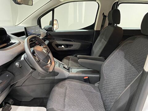 2025 Dizel Otomatik Peugeot Rifter Beyaz Gürel Tasarım Aksesuar Otomotiv San. Tic. Ltd. Şti.