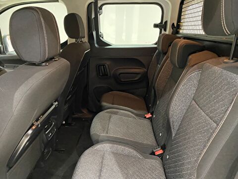2025 Dizel Otomatik Peugeot Rifter Beyaz Gürel Tasarım Aksesuar Otomotiv San. Tic. Ltd. Şti.