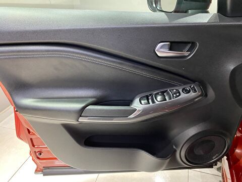 2024 Benzin Otomatik Nissan Juke Kırmızı Gürel Tasarım Aksesuar Otomotiv San. Tic. Ltd. Şti.