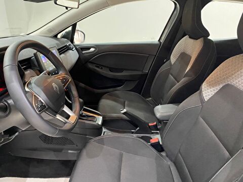 2025 Benzin Otomatik Renault Clio Gri Gürel Tasarım Aksesuar Otomotiv San. Tic. Ltd. Şti.