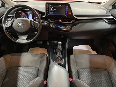 2020 Hybrid Otomatik Toyota C-HR Kırmızı Gürel Tasarım Aksesuar Otomotiv San. Tic. Ltd. Şti.
